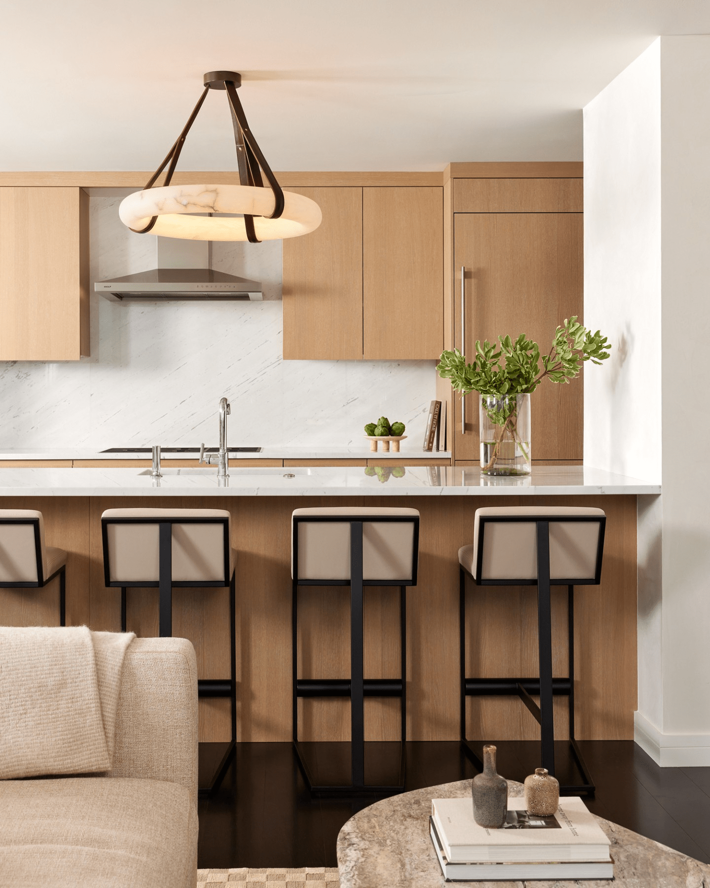 Suspension moderne Bjalfi en Albâtre