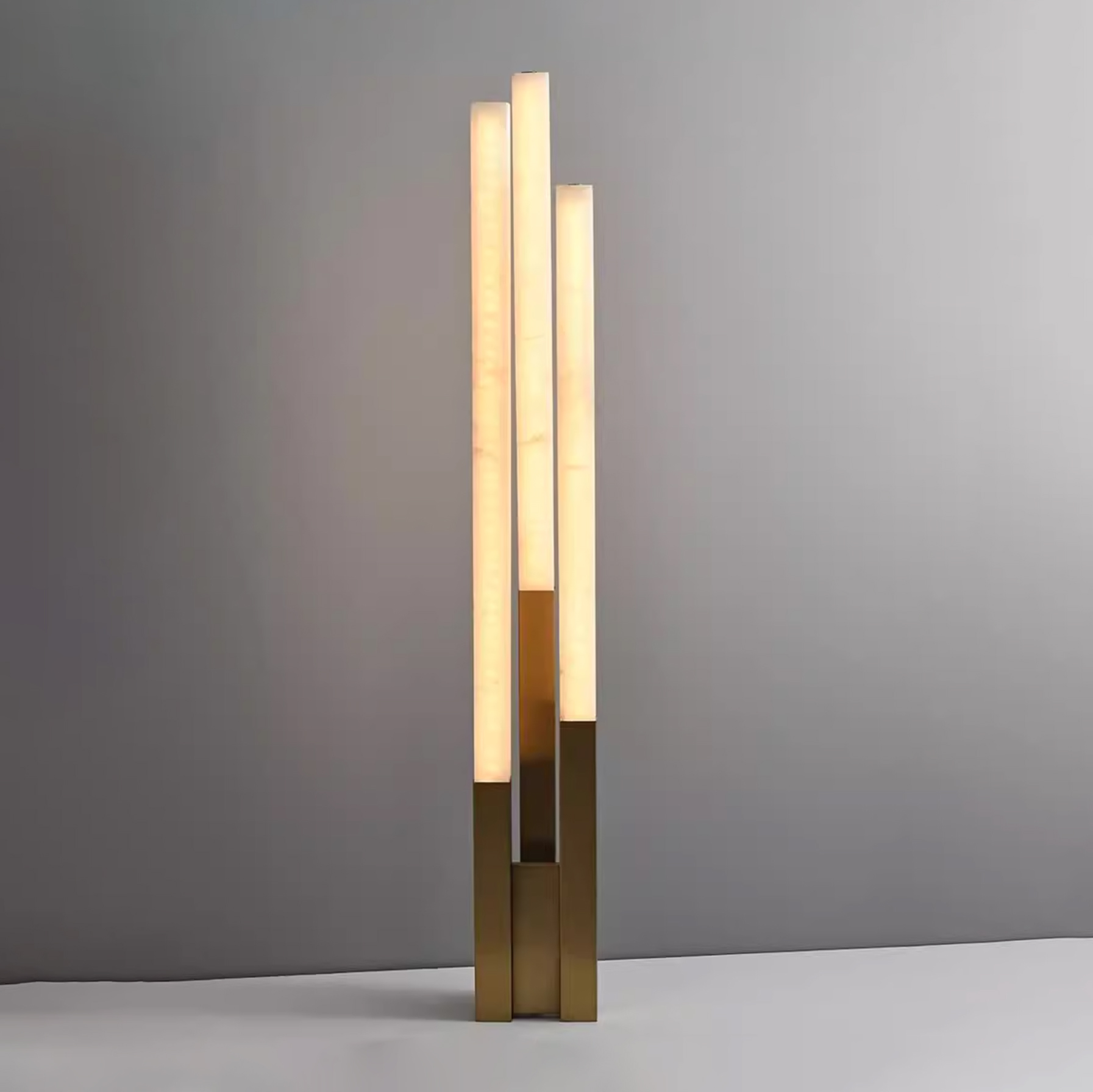 Lampadaire moderne Yul en Albâtre Or et blanc