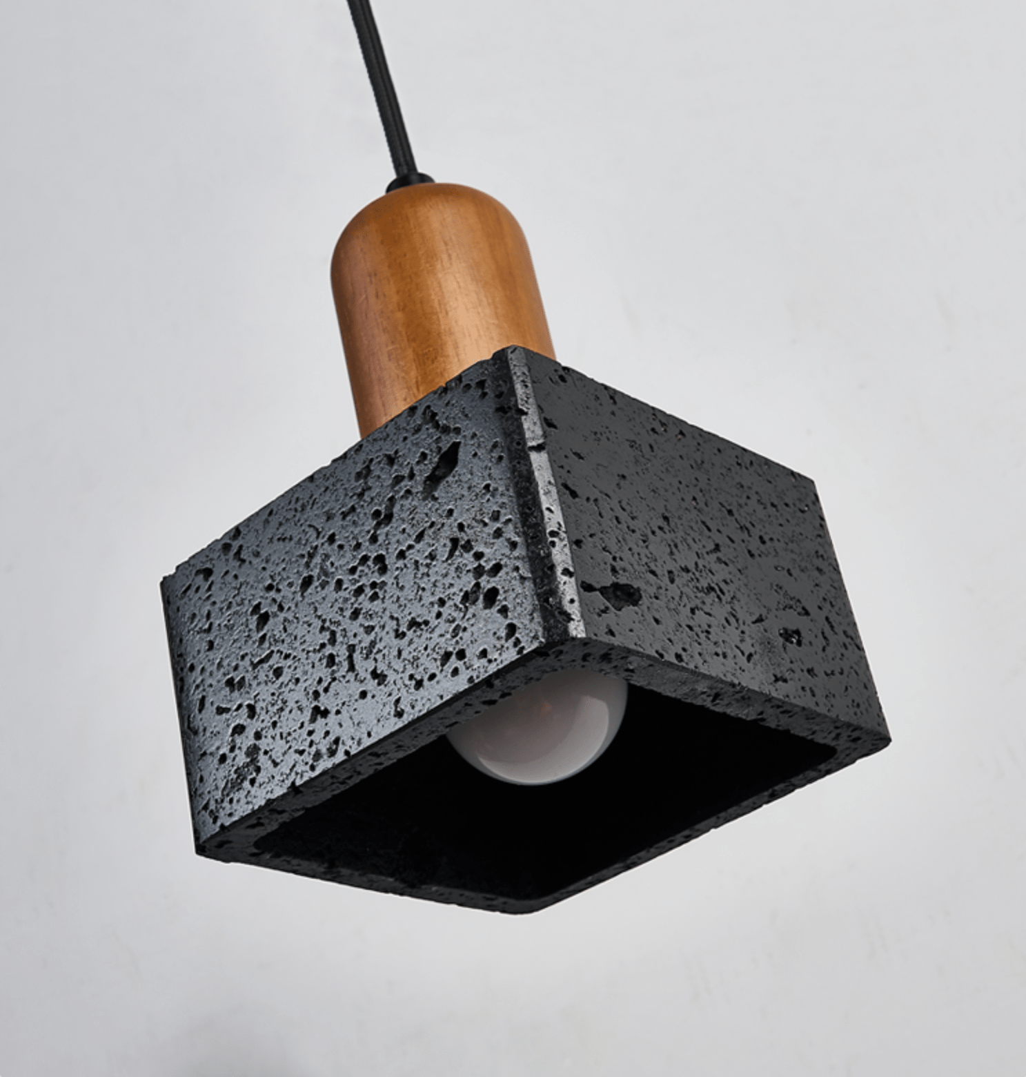 Suspension moderne Hayes en Noir travertin et foncé noyer