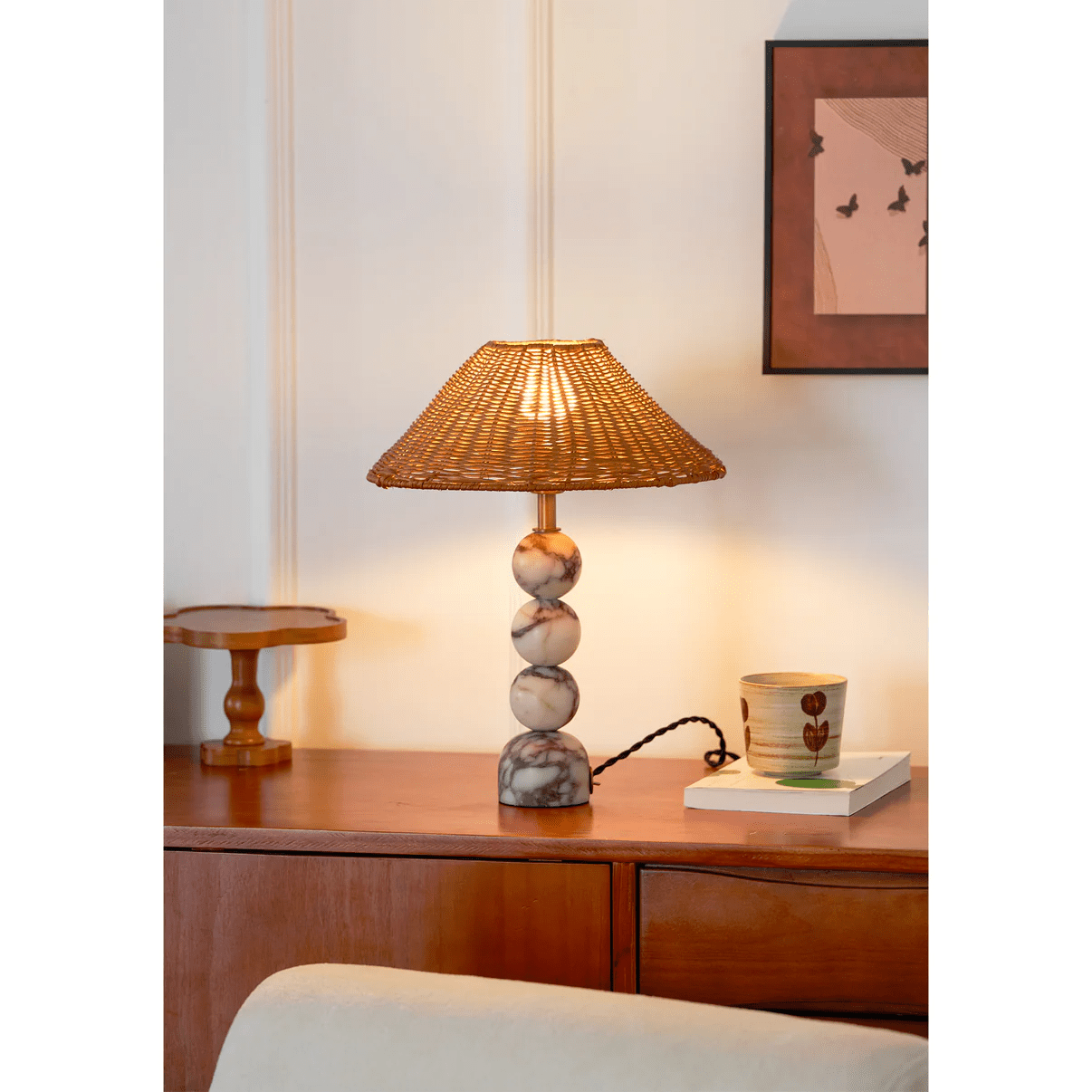 Lampe à poser moderne Eyvindur en Blanc et noir marbre et Rotin naturel