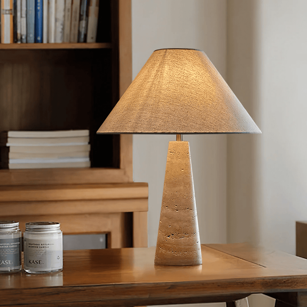 Lampe à poser moderne Rekved en Travertin jaune et blanc