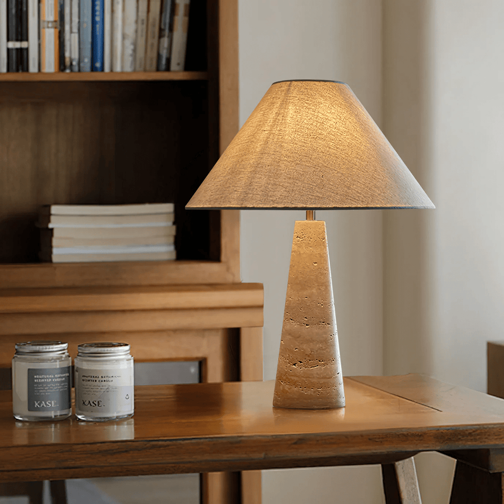 Lampe à poser moderne Rekved en Travertin jaune et blanc