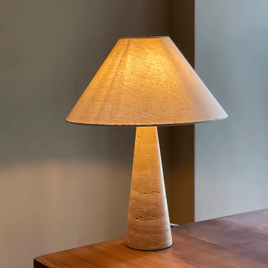 Lampe à poser moderne Rekved en Travertin jaune et blanc