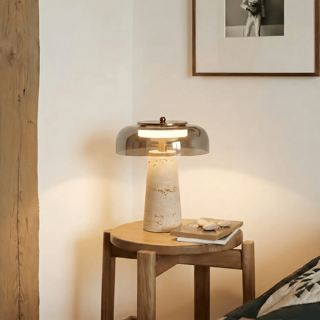 Lampe à poser moderne Kaino en Smoky gris et travertin jaune