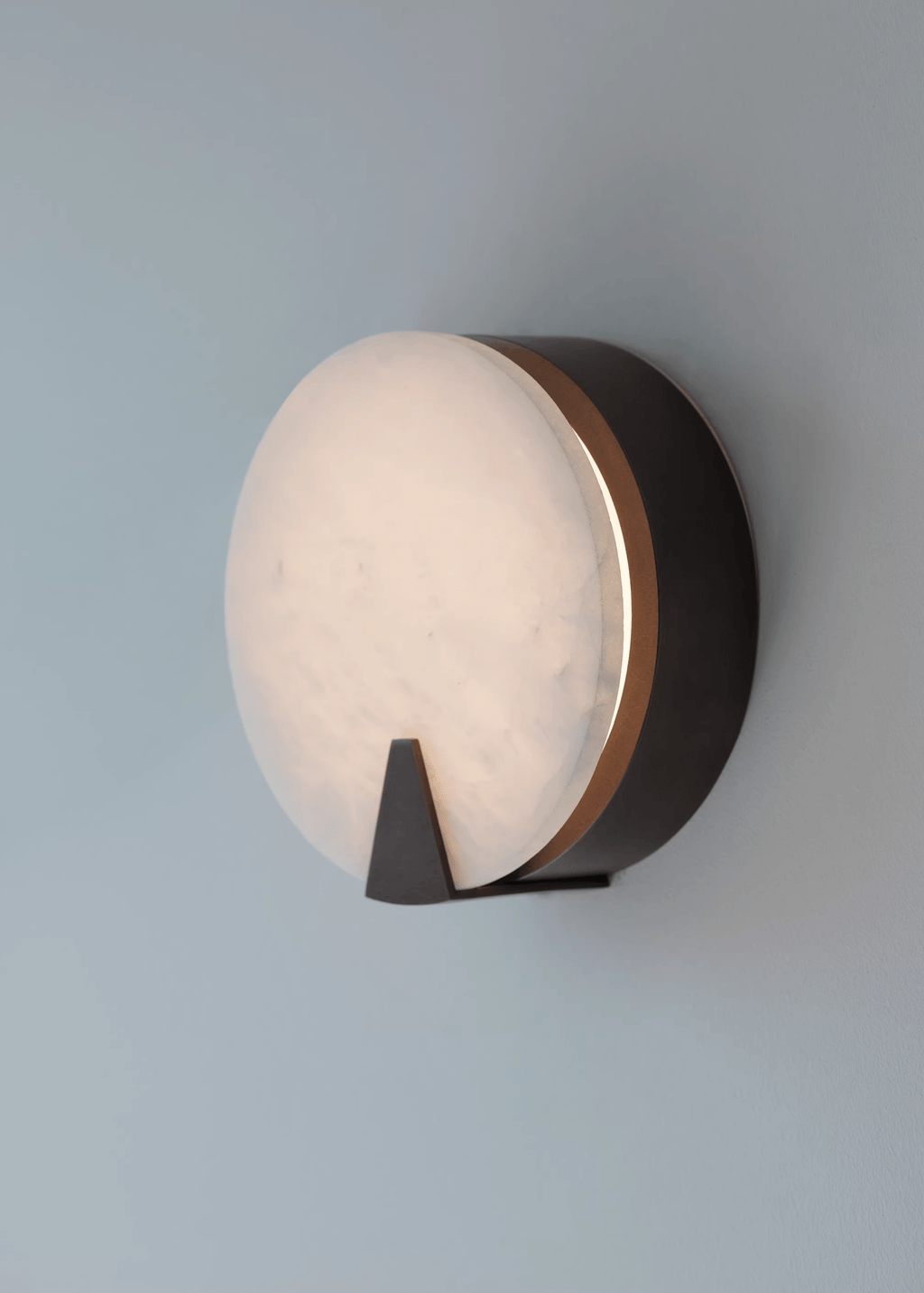 Applique murale moderne Agust en Albâtre Blanc et bronze