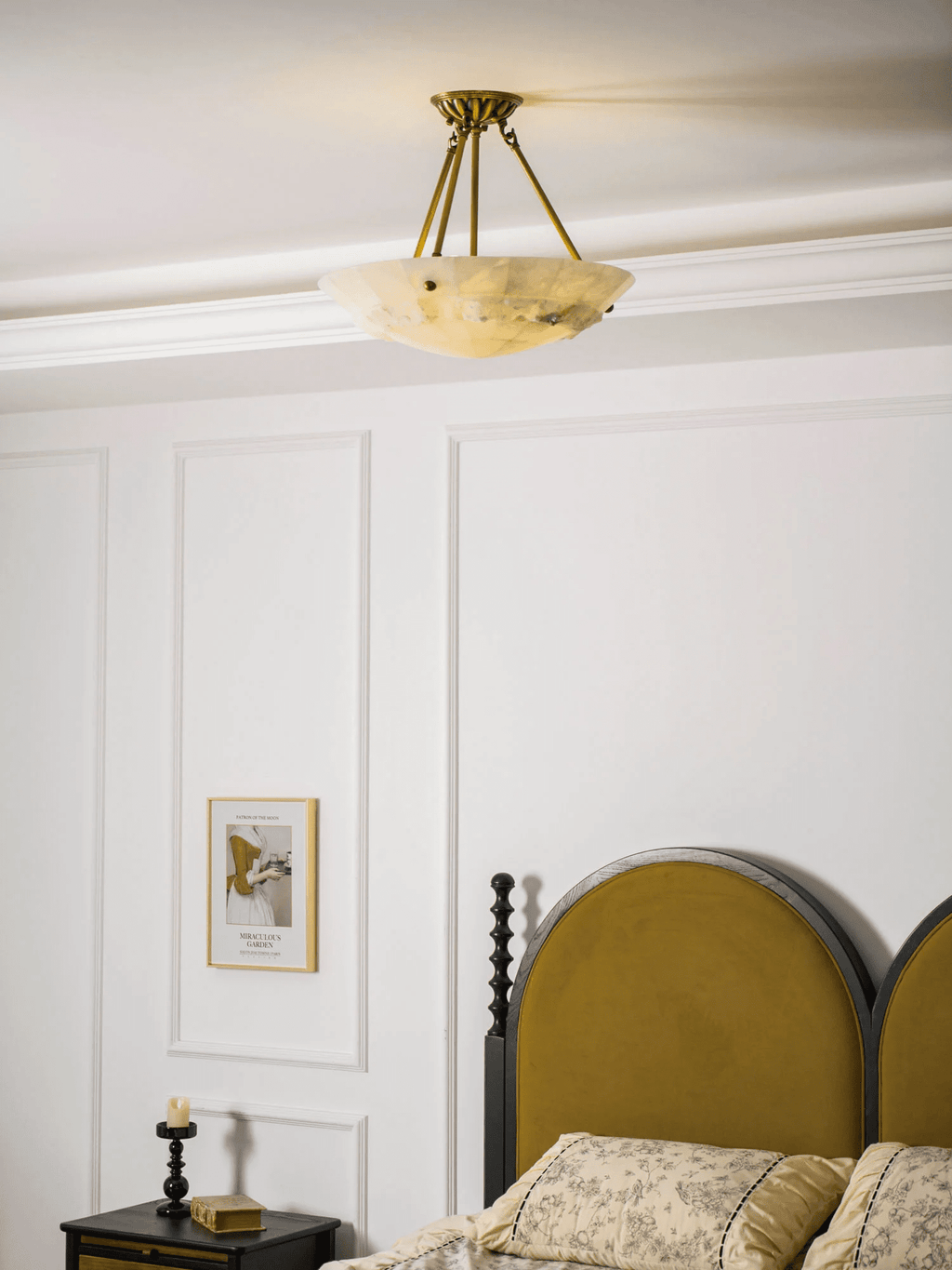 Plafonnier moderne Ainsley en Albâtre Laiton ancien et blanc