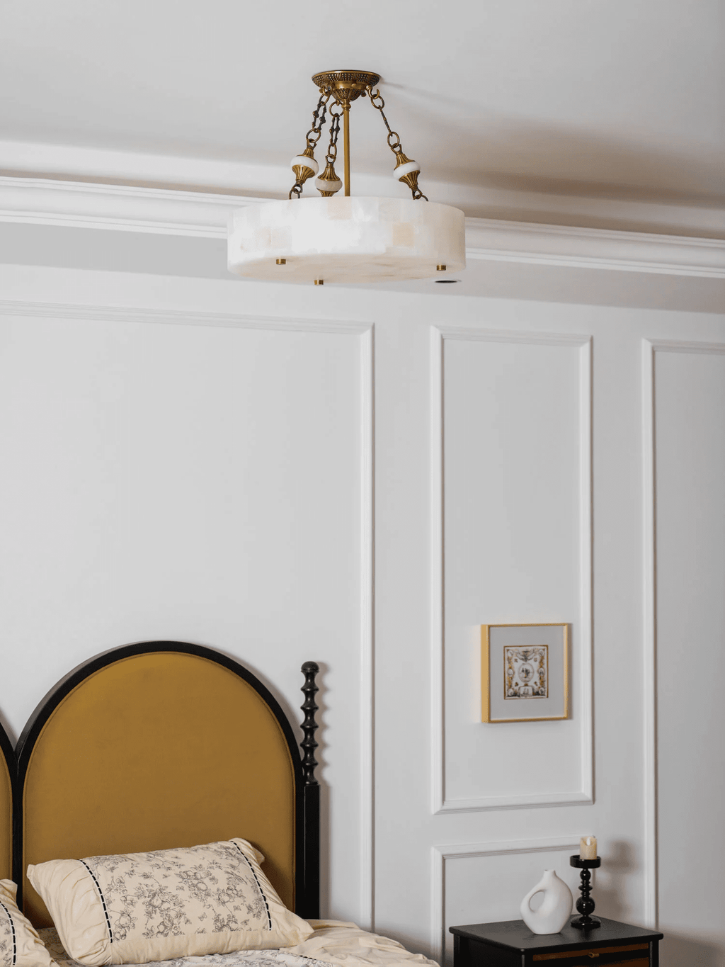 Plafonnier moderne Lyon en Albâtre Laiton ancien et blanc