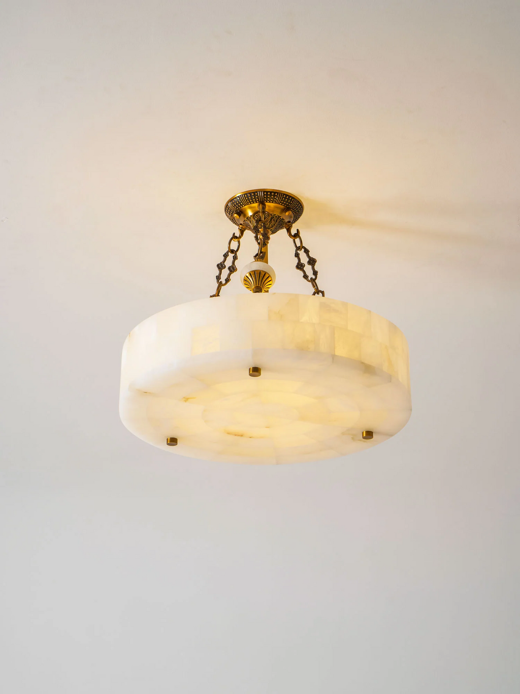 Plafonnier moderne Lyon en Albâtre Laiton ancien et blanc
