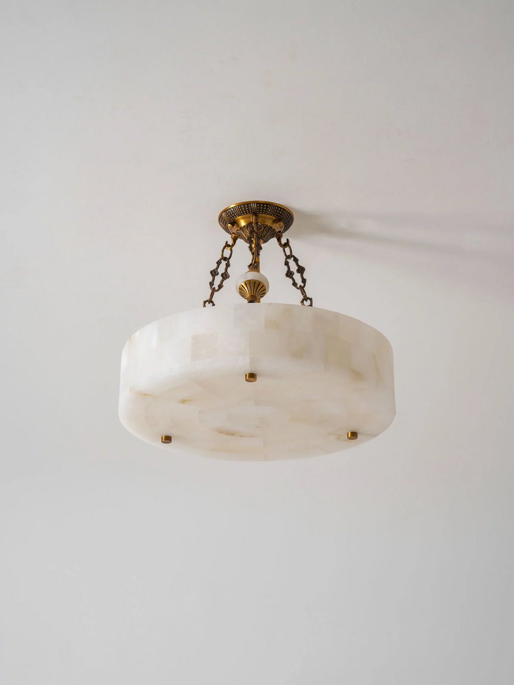 Plafonnier moderne Lyon en Albâtre Laiton ancien et blanc