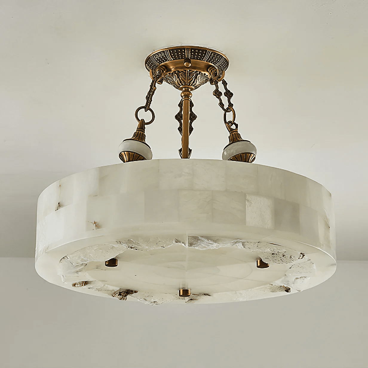 Lustre moderne Ulric en Albâtre Laiton ancien et blanc