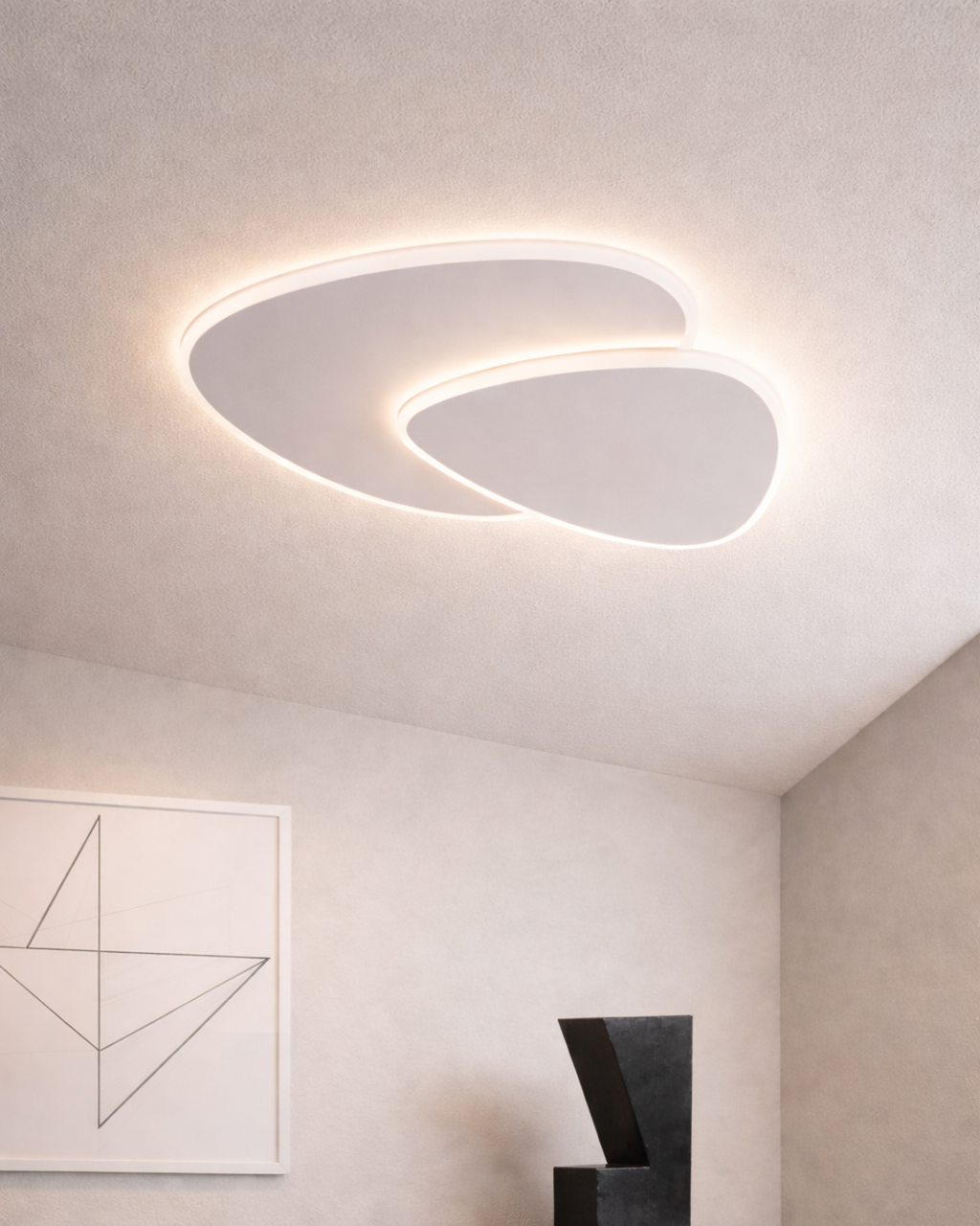 Plafonnier LED Triangle Kuma en Métal et Acrylique Blanc