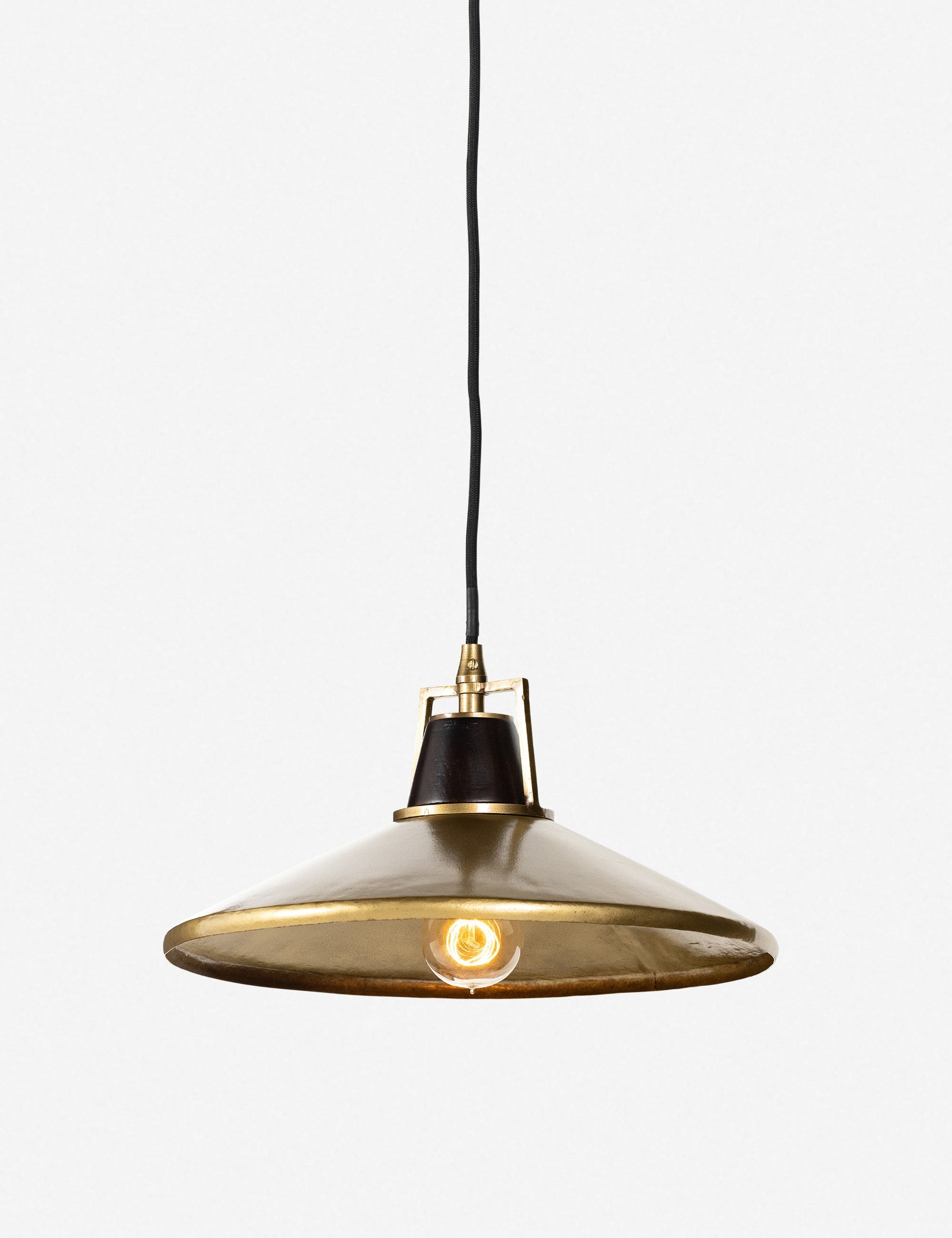 Suspension contemporain Cullen en laiton ancien - Laiton ancien