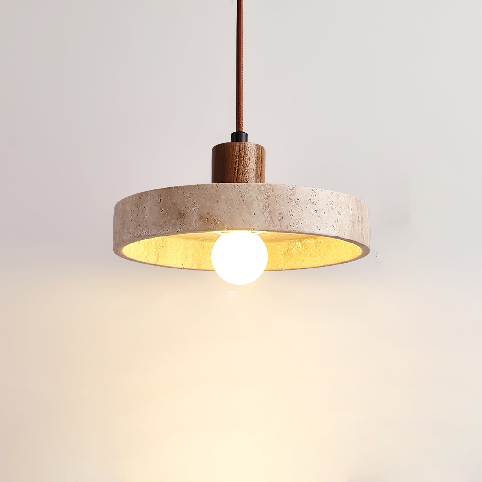 Suspension moderne Lenni en Bois et travertin jaune