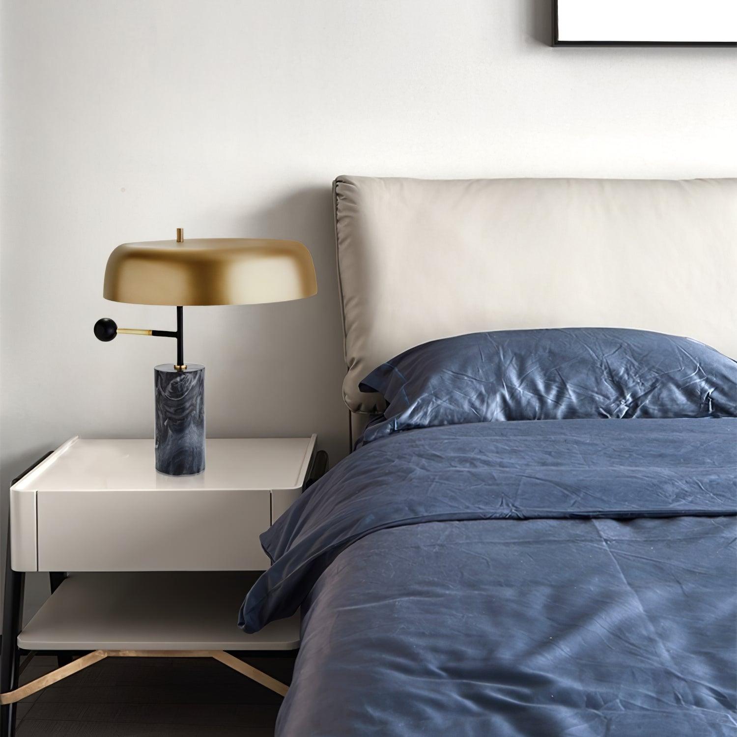 Lampe à poser moderne Riel en Fer, Métal, Marbre Noir et doré