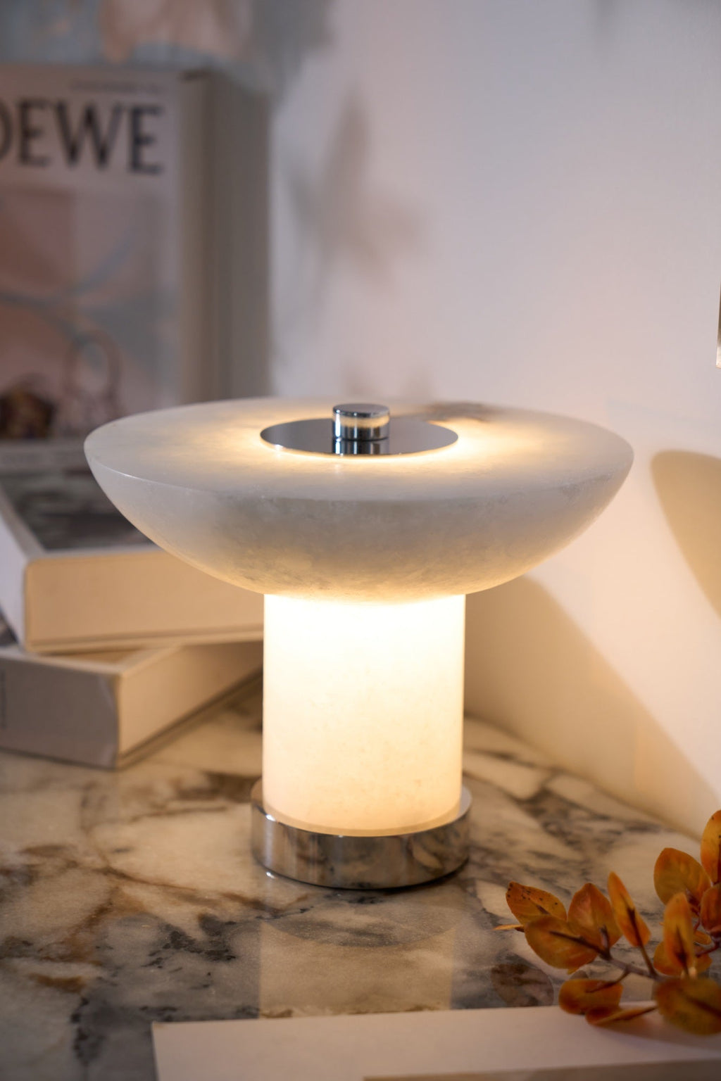 Lampe à poser moderne Ottar en Albâtre Chrome et blanc
