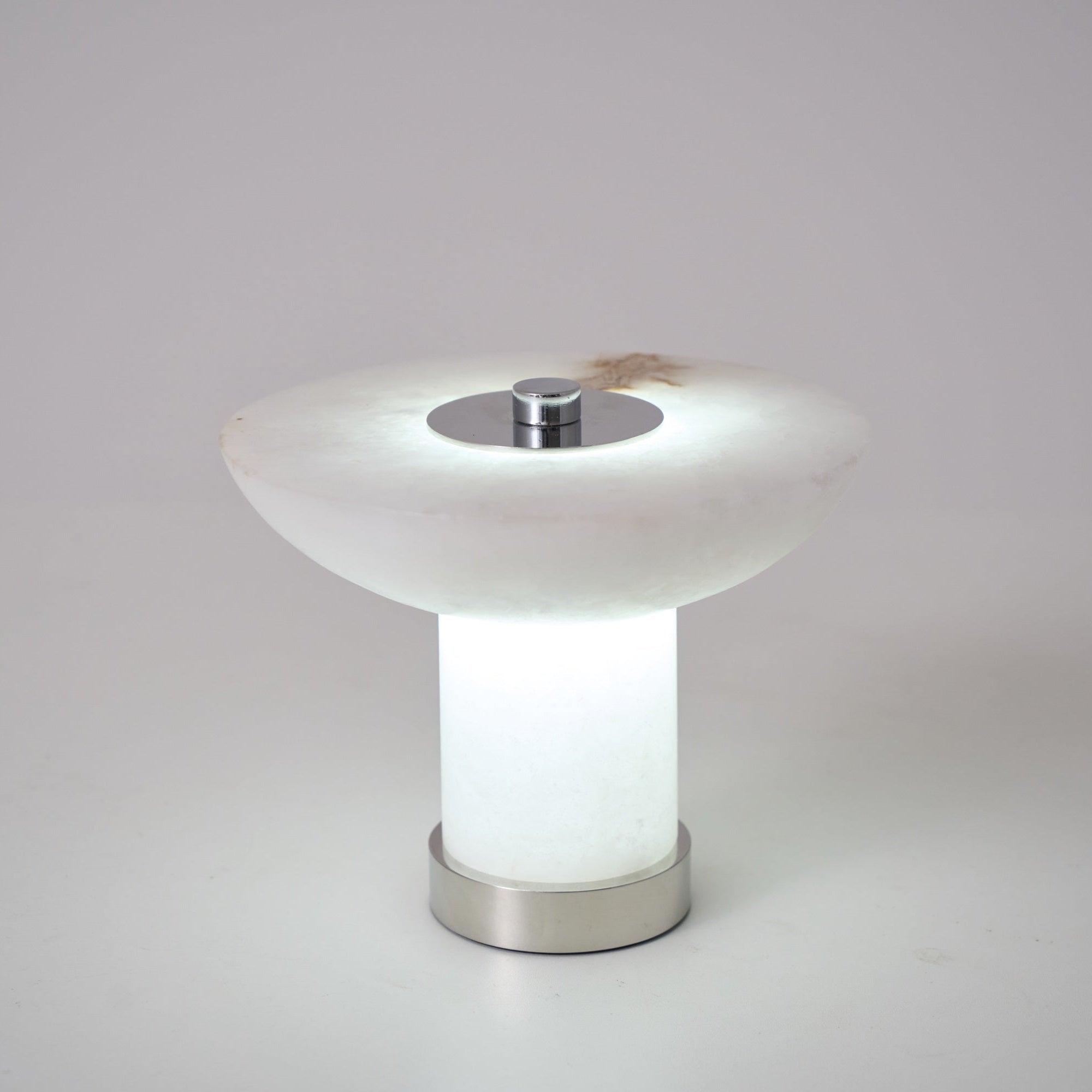 Lampe à poser moderne Ottar en Albâtre Chrome et blanc