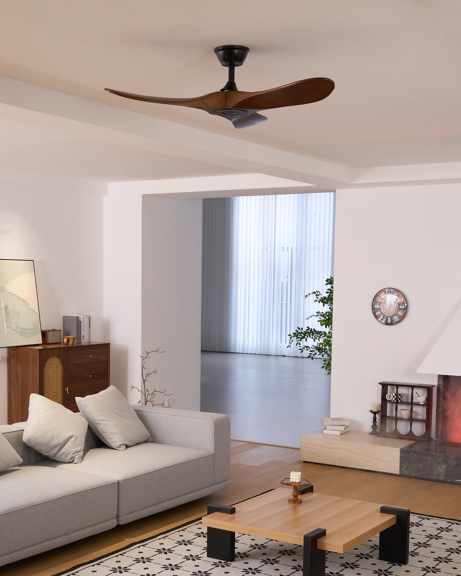 Ventilateur de plafond moderne Toke en Grain bois noyer et noir