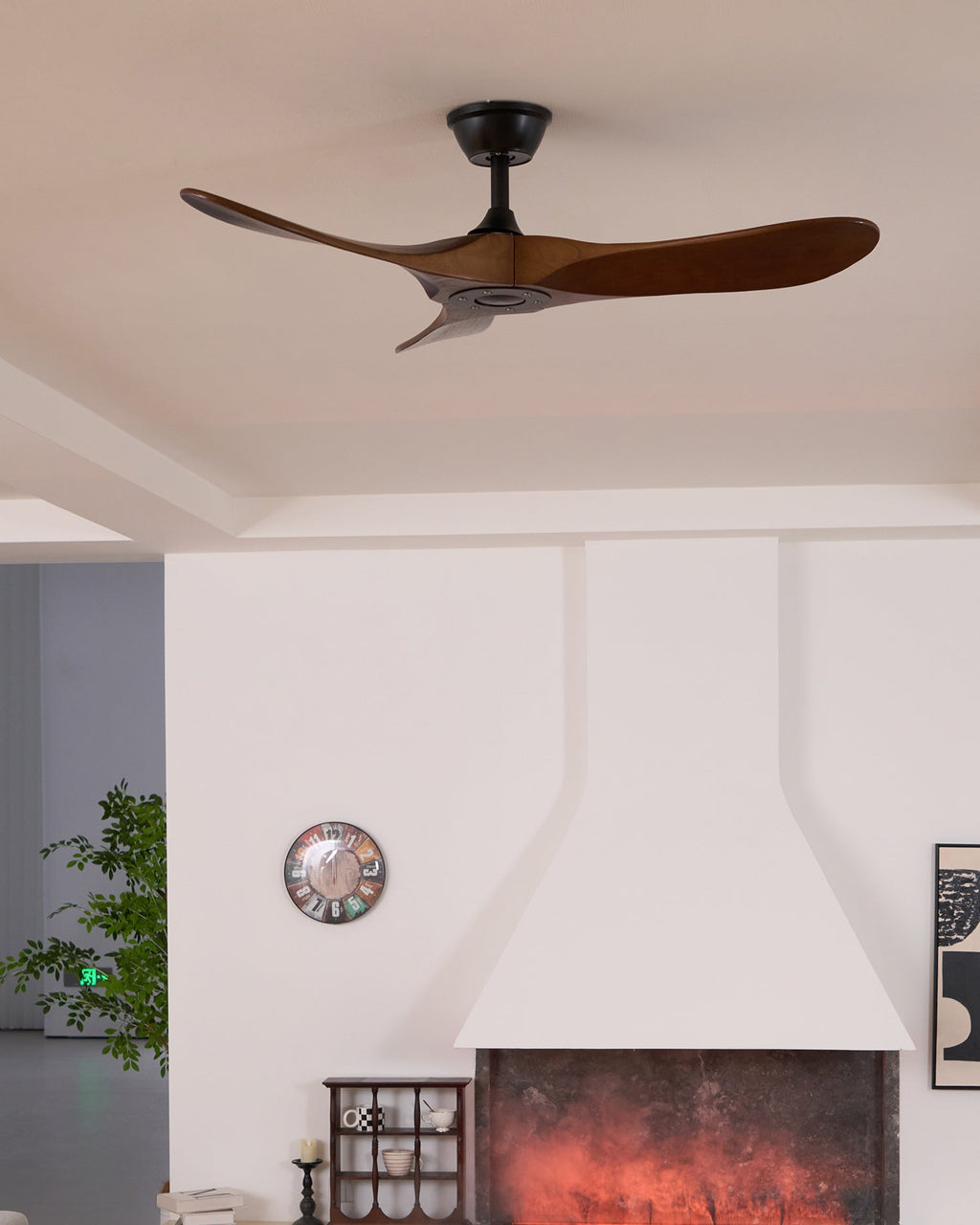 Ventilateur de plafond moderne Toke en Grain bois noyer et noir
