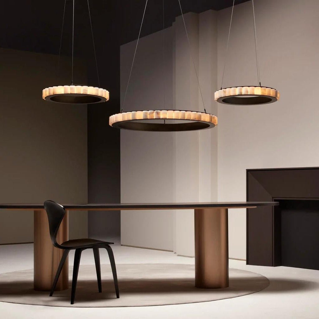 Lustre moderne Kenric en Albâtre Laiton