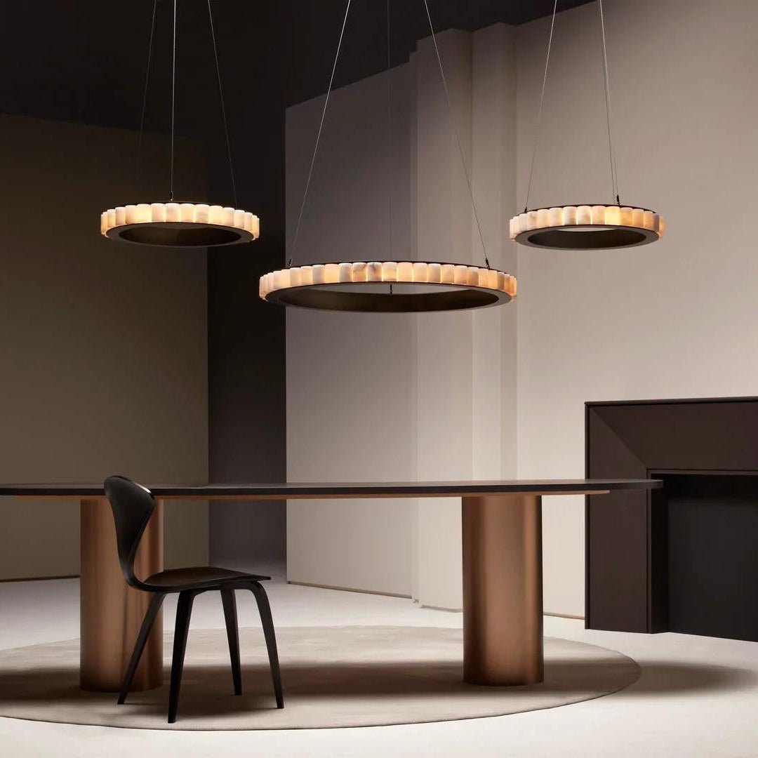 Lustre moderne Kenric en Albâtre Laiton