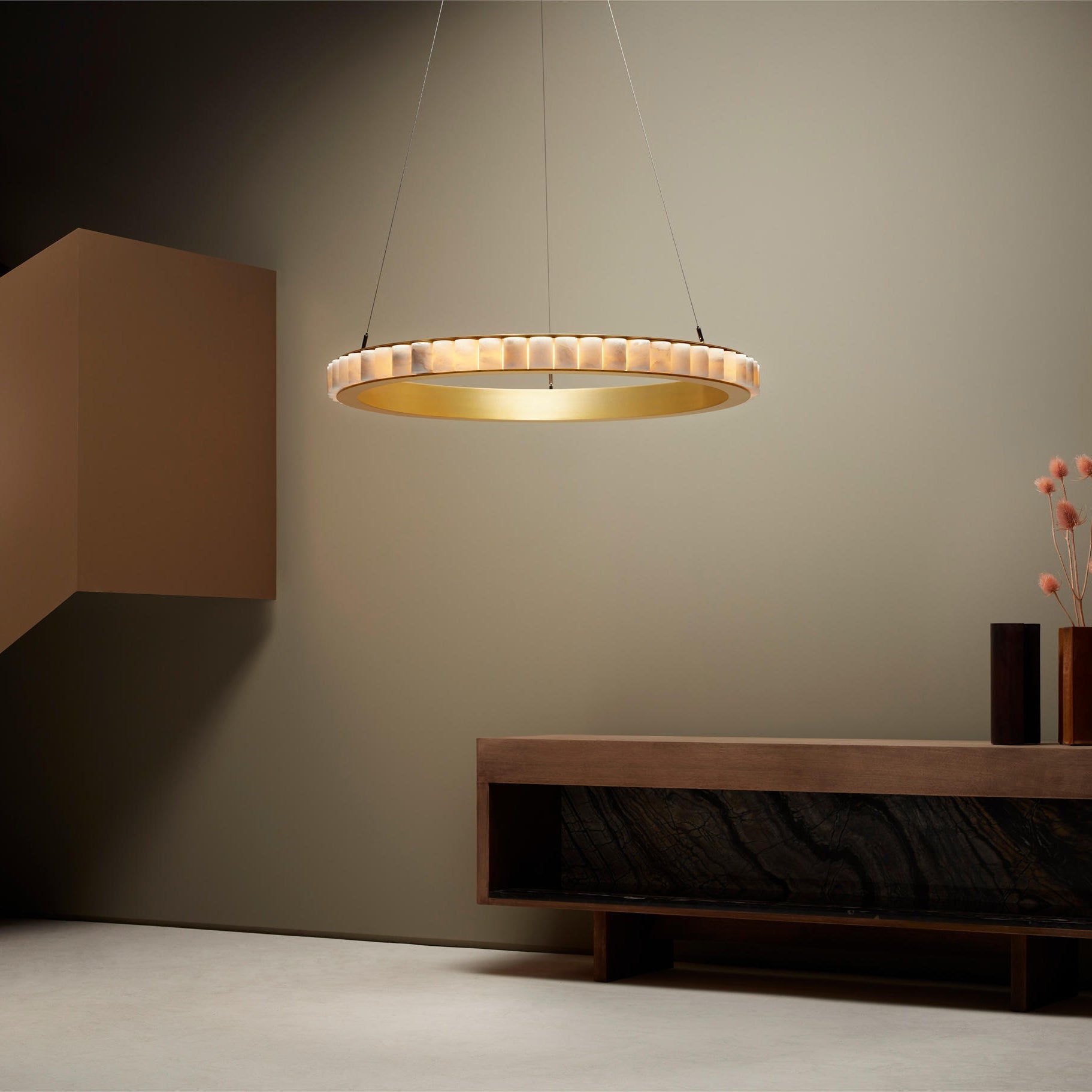 Lustre moderne Kenric en Albâtre Noir