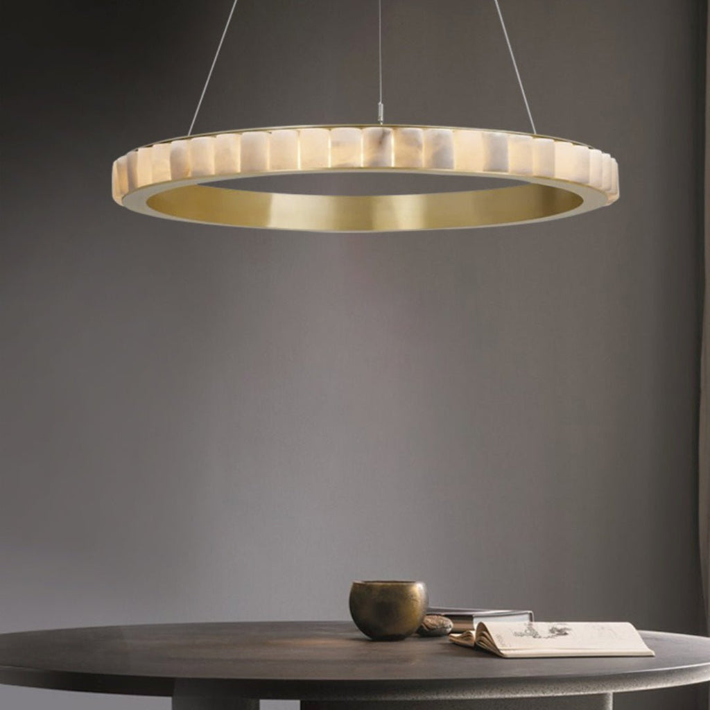 Lustre moderne Kenric en Albâtre Laiton