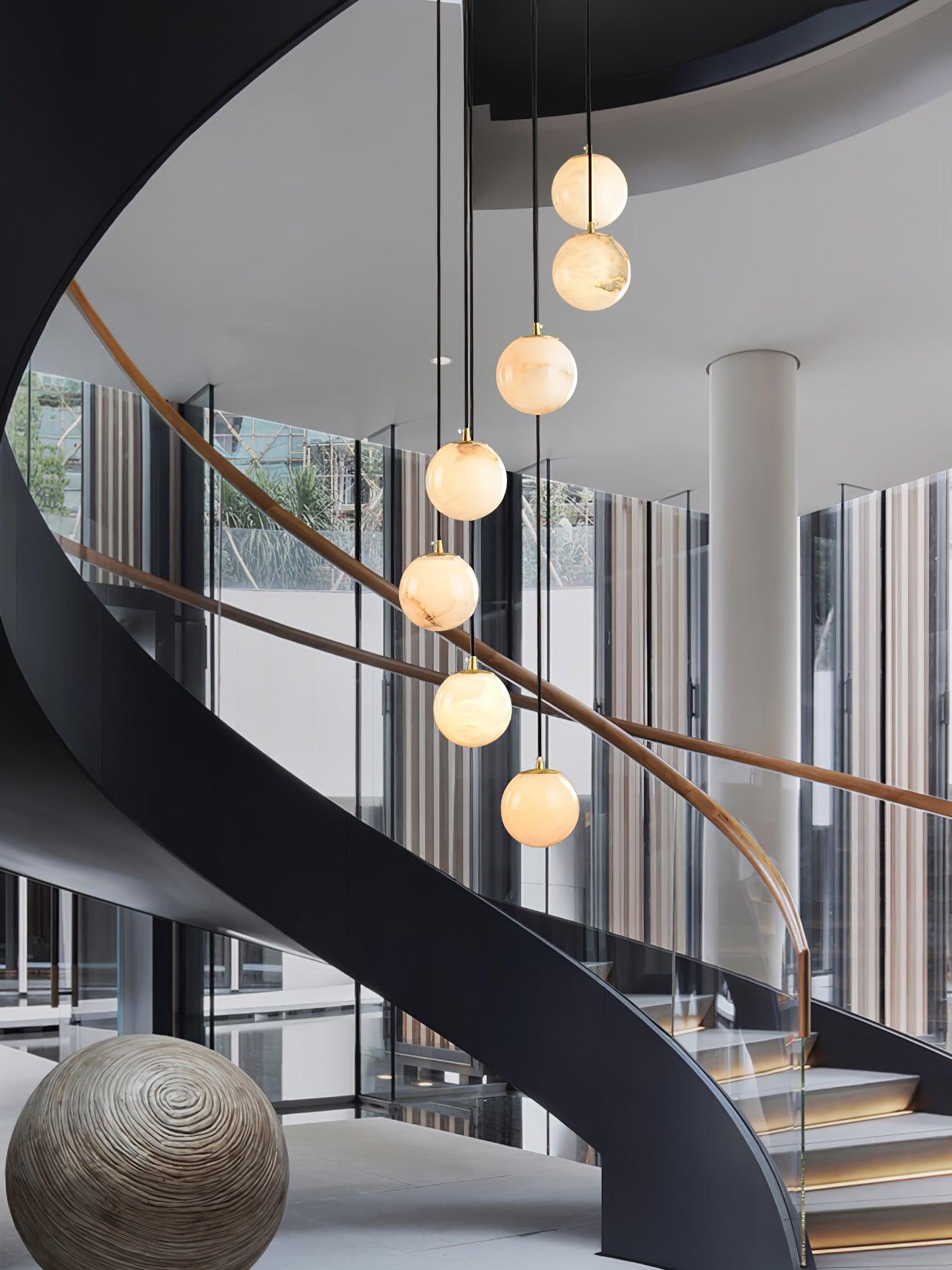 Lustre moderne Mikko en Albâtre Noir et blanc