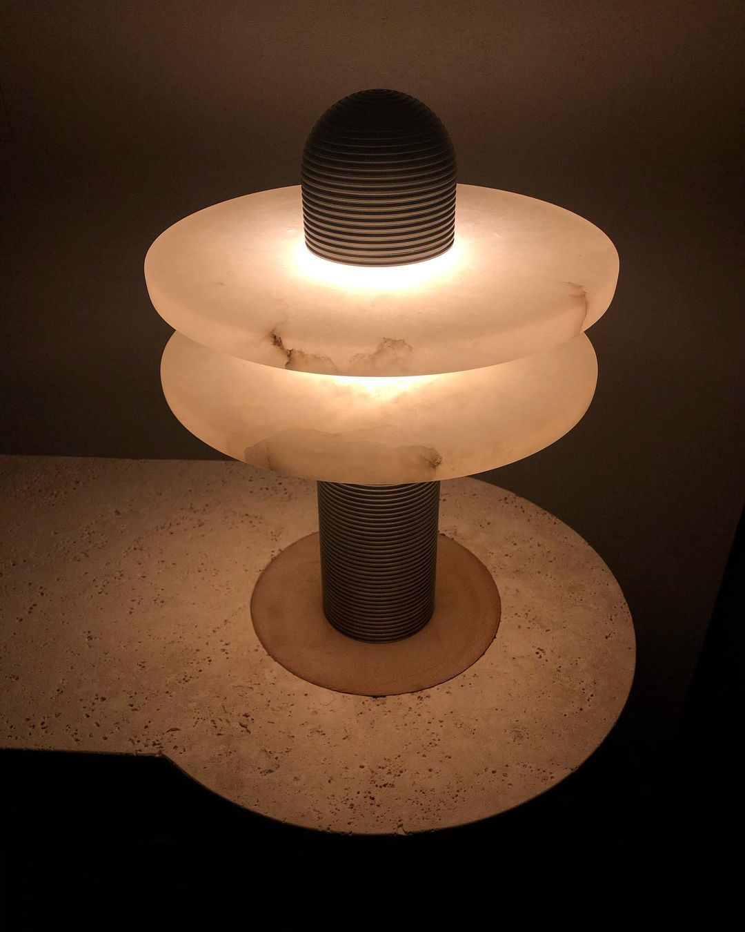Lampe à poser moderne Booth en Albâtre