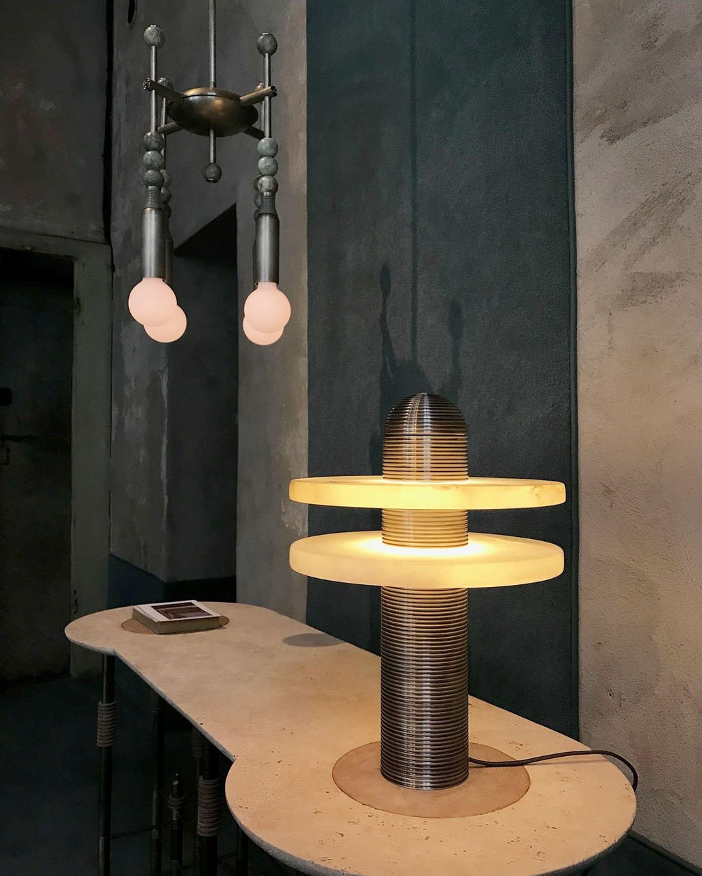 Lampe à poser moderne Booth en Albâtre