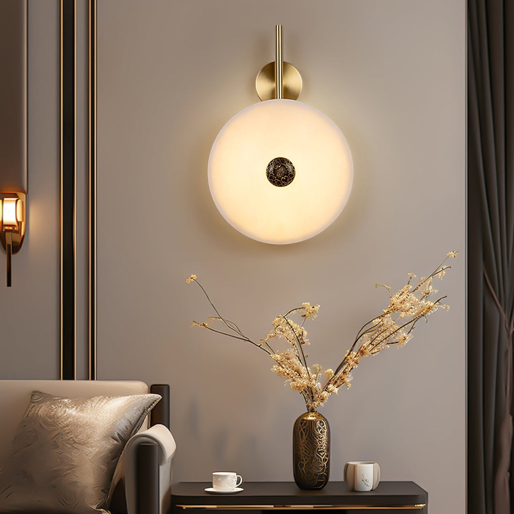 Applique murale moderne Lykke en Albâtre Laiton et blanc