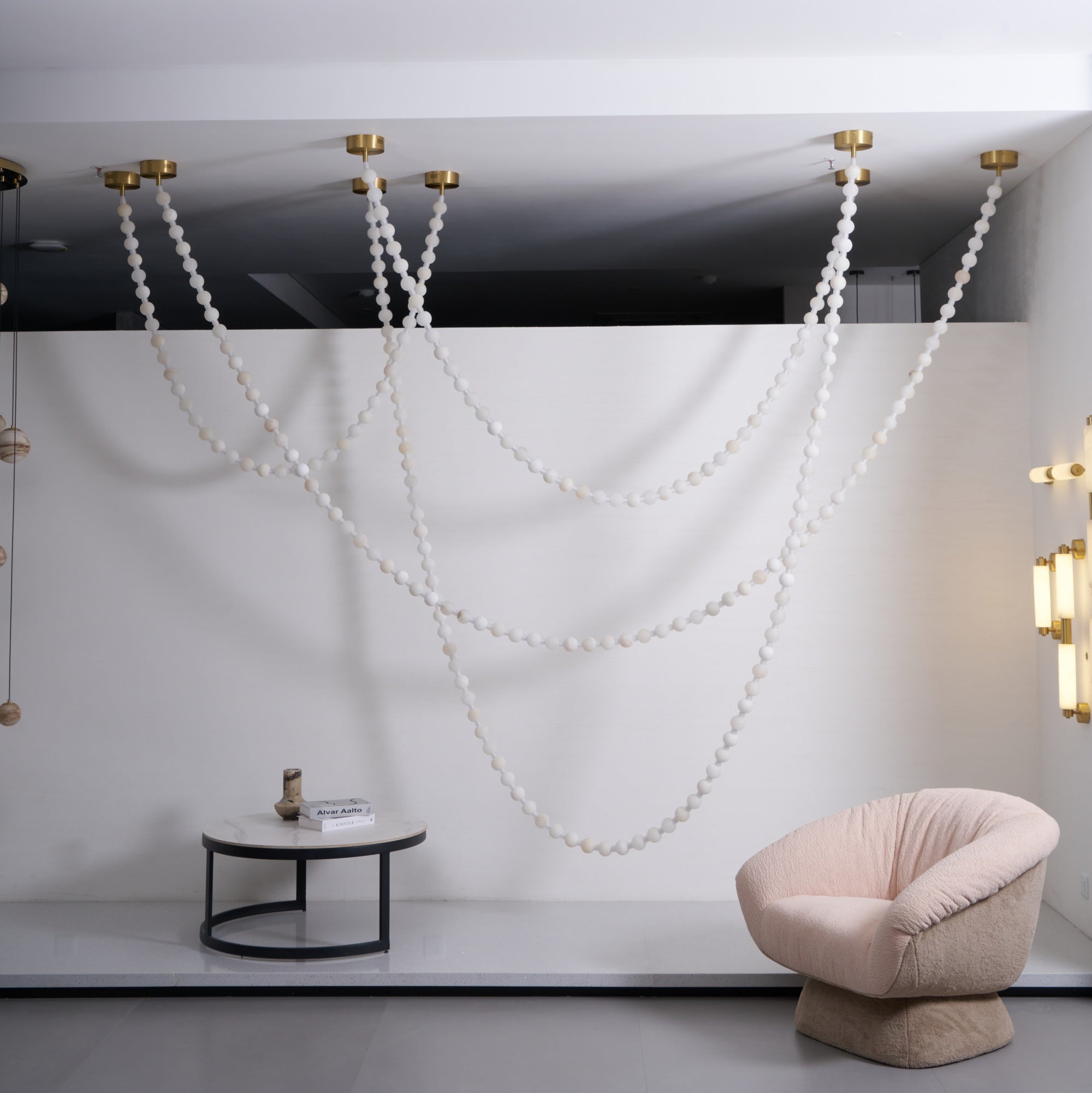 Lustre moderne Miska en Albâtre Or et blanc