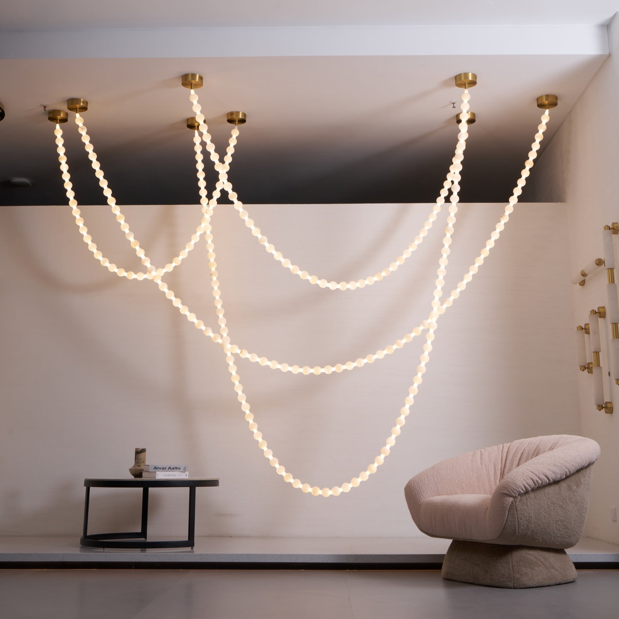 Lustre moderne Miska en Albâtre Or et blanc