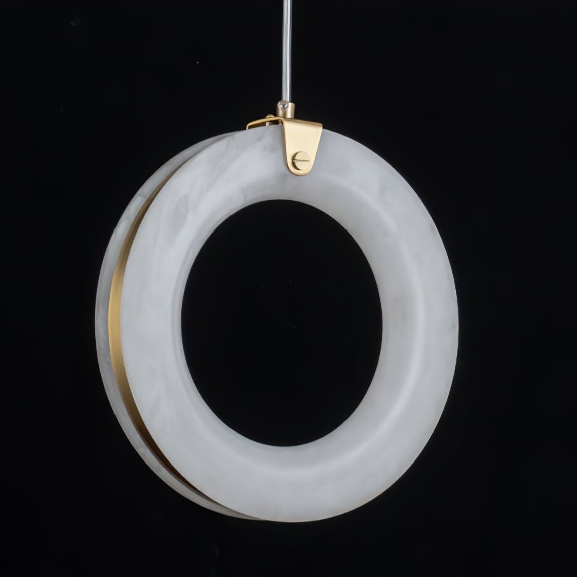 Suspension moderne Fredric en Albâtre Or et blanc