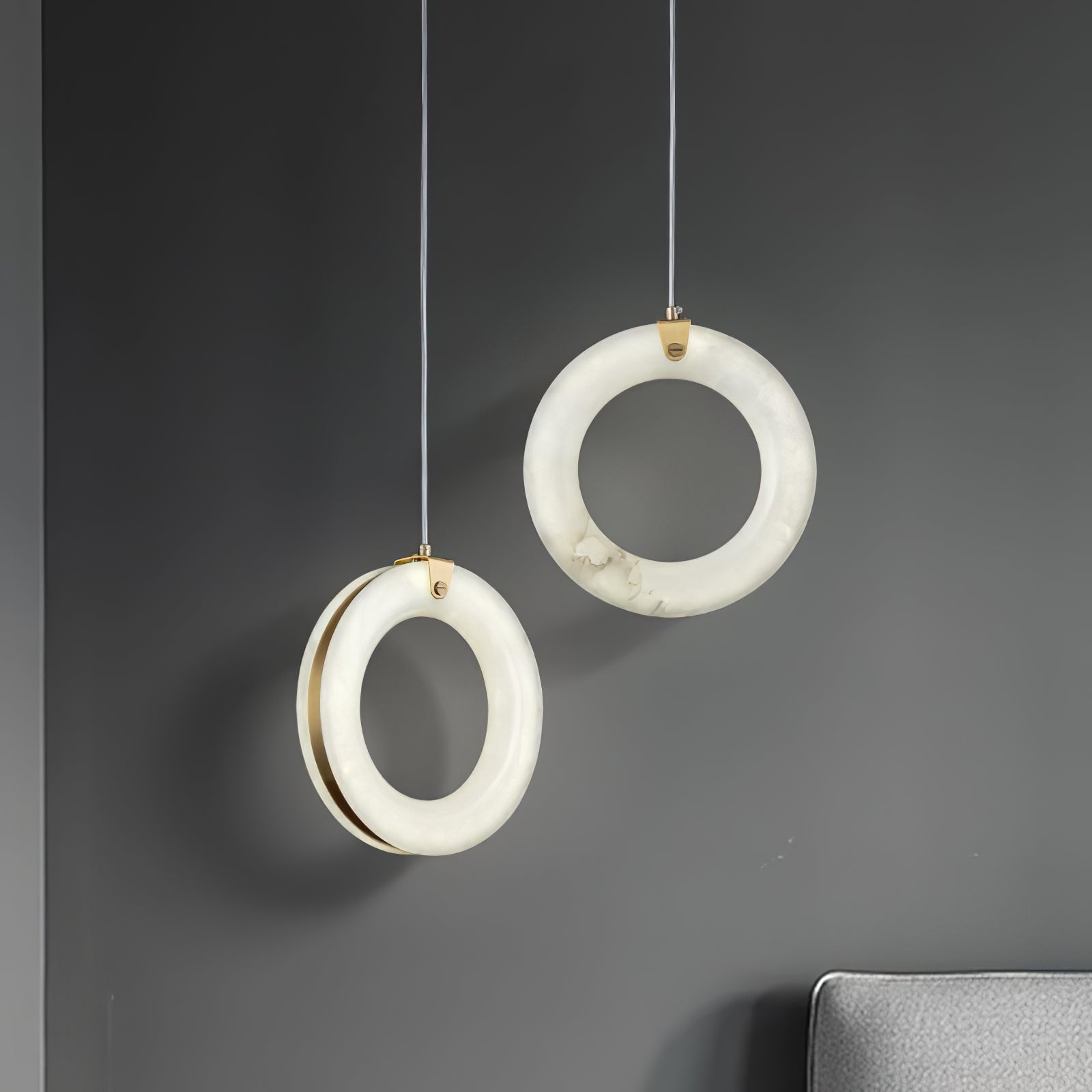 Suspension moderne Fredric en Albâtre Or et blanc