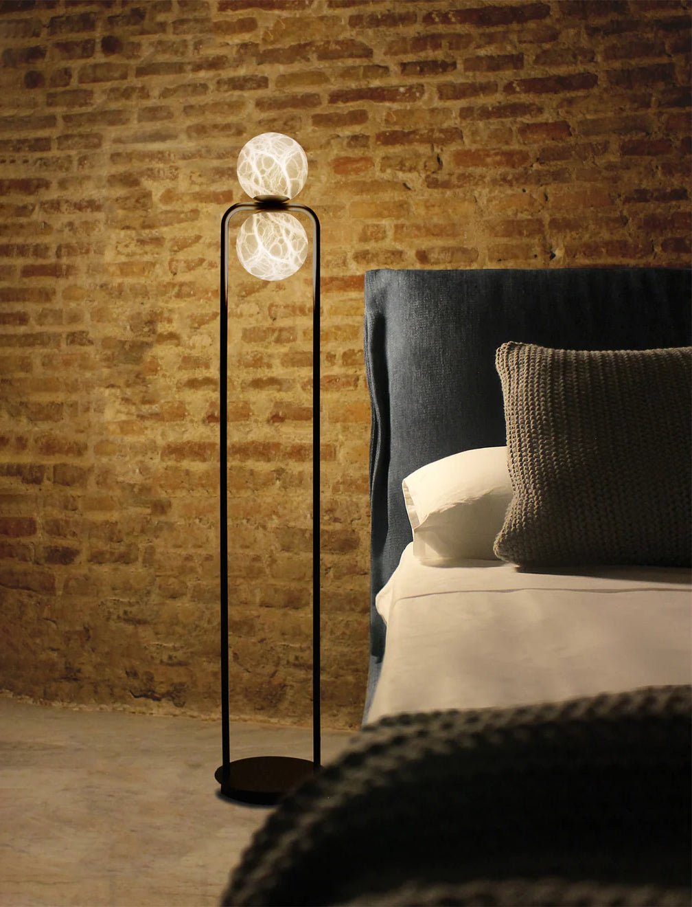 Lampadaire moderne Lodin en Albâtre Noir et blanc