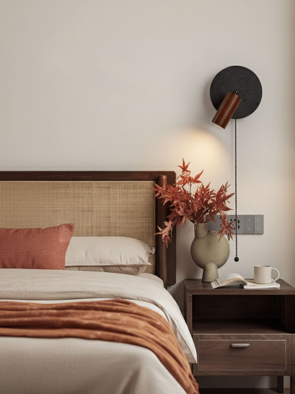 Applique murale moderne Stafford en Noyer bois et noir travertin