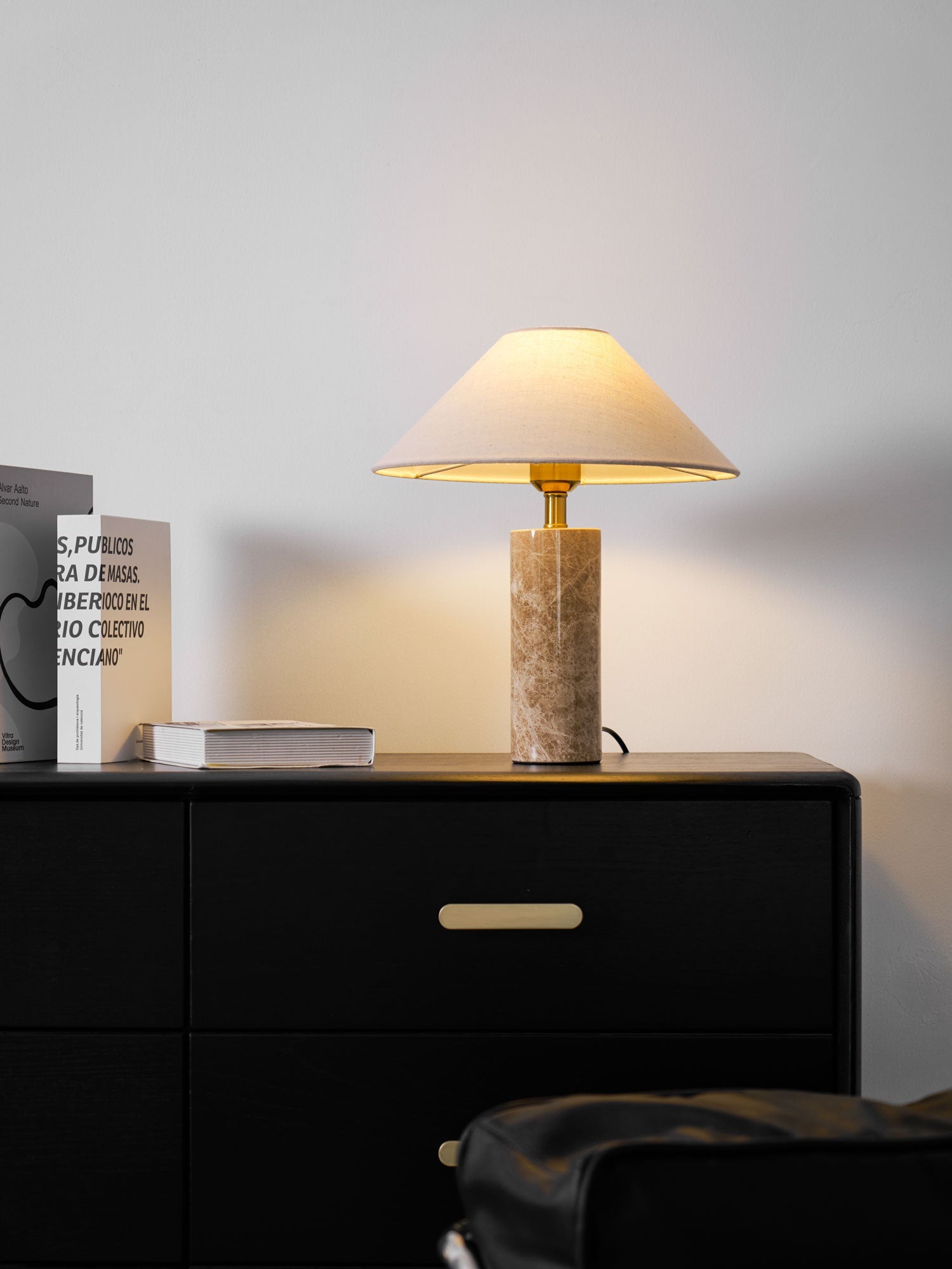 Lampe à poser moderne Wreston en pierre Beige et marbre Lampbase