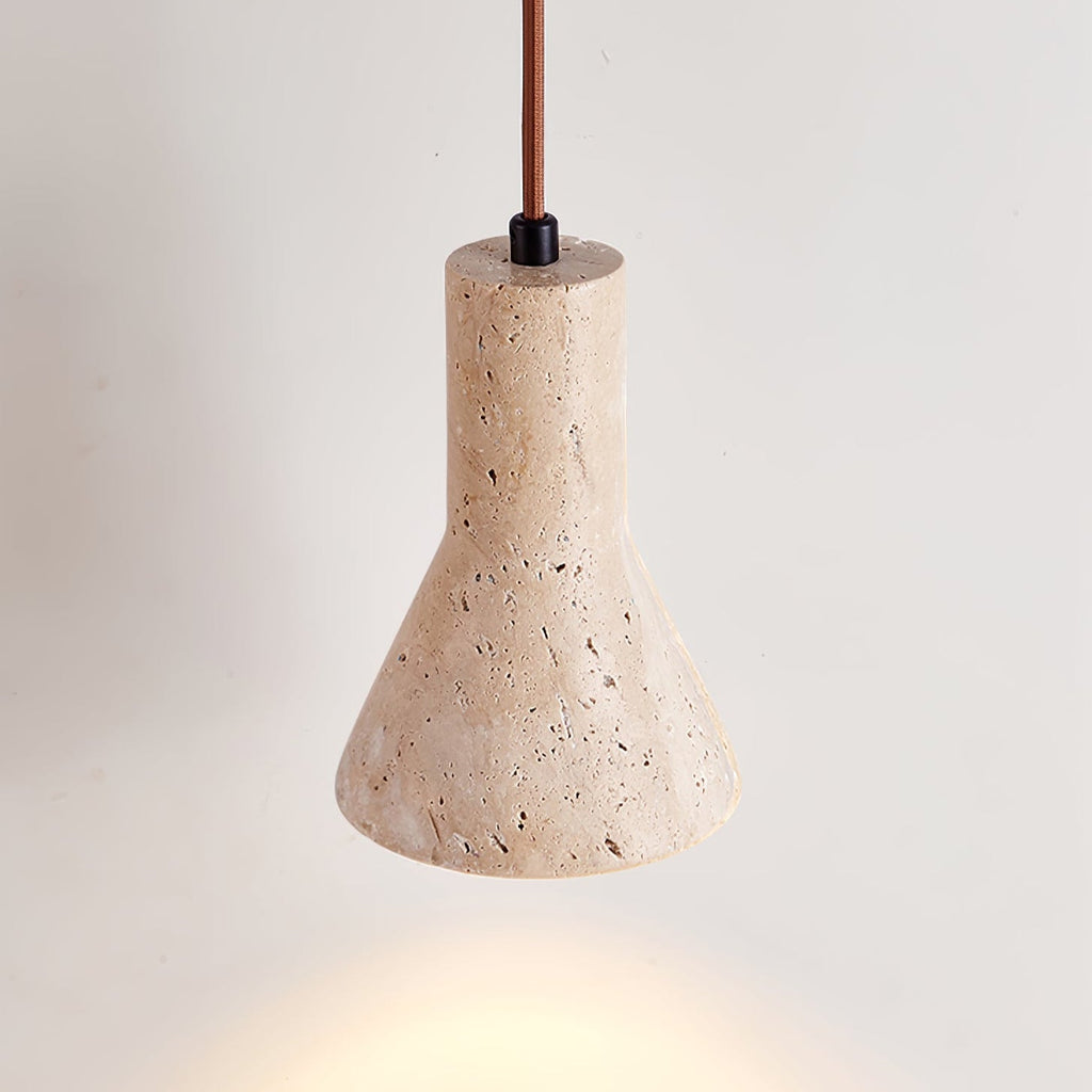 Suspension moderne Nevin en pierre Travertin jaune