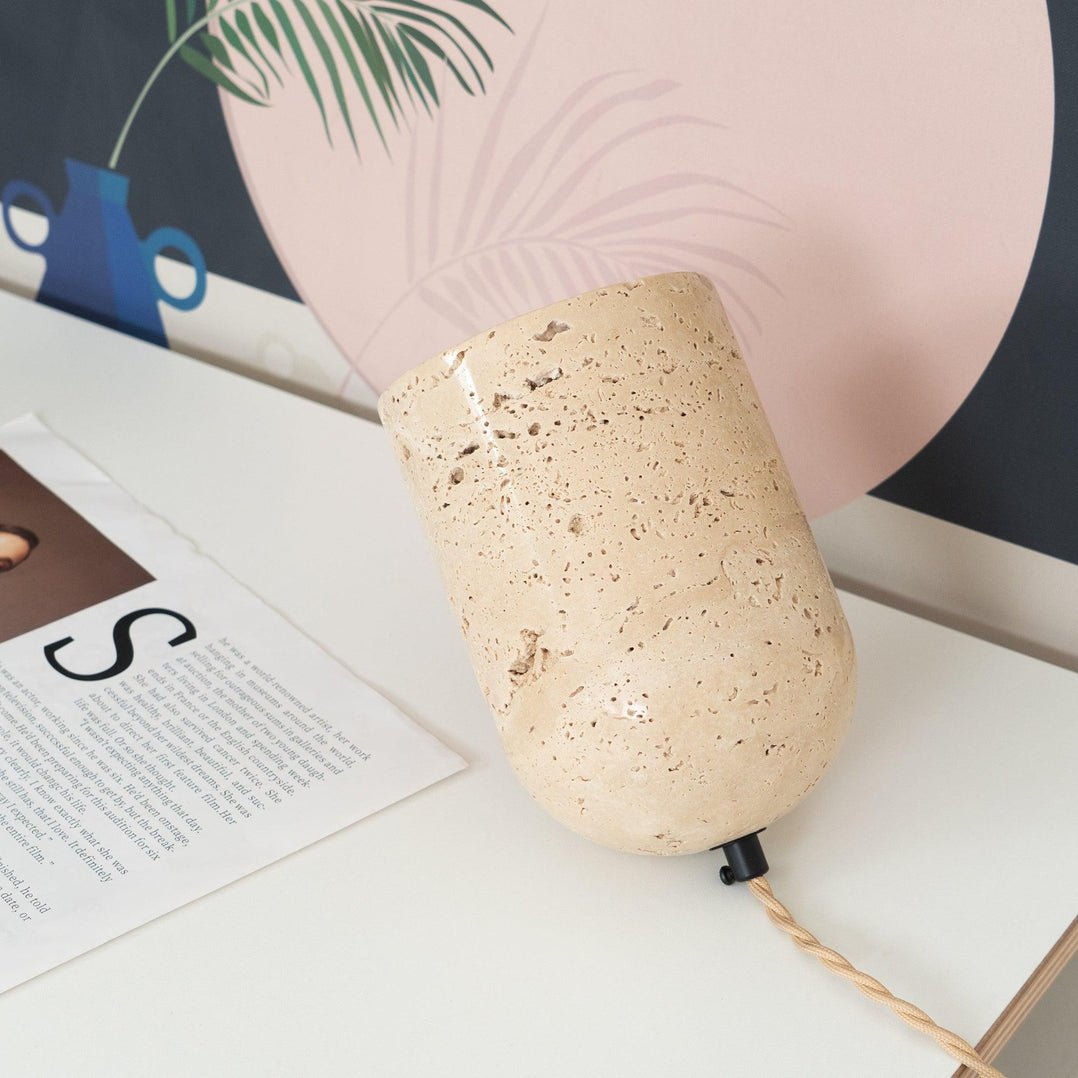 Lampe à poser moderne Faber en Travertin jaune