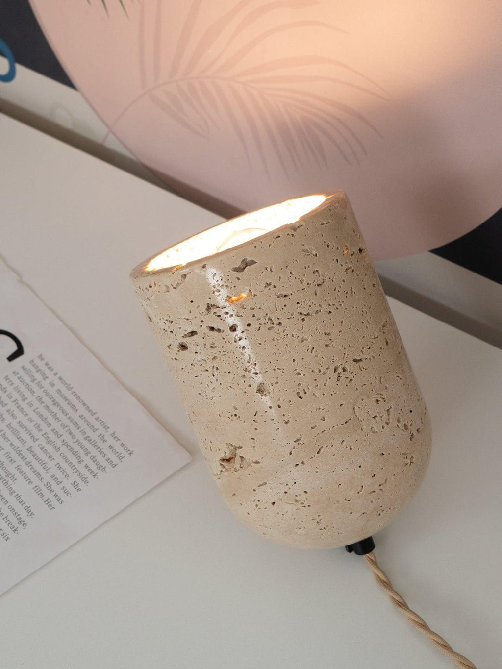 Lampe à poser moderne Faber en Travertin jaune