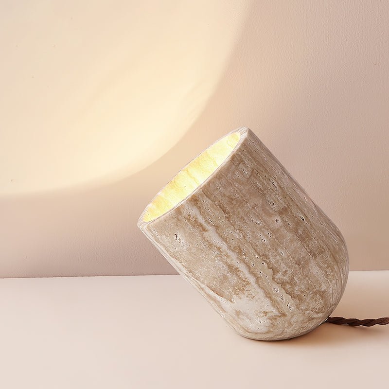 Lampe à poser moderne Faber en Travertin jaune
