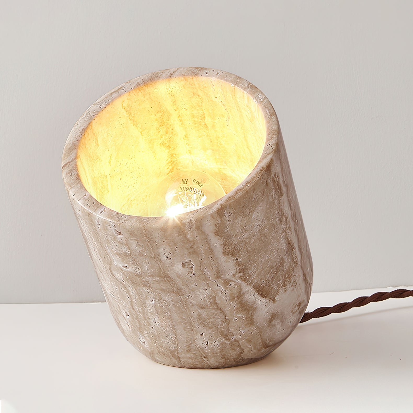 Lampe à poser moderne Faber en Travertin jaune