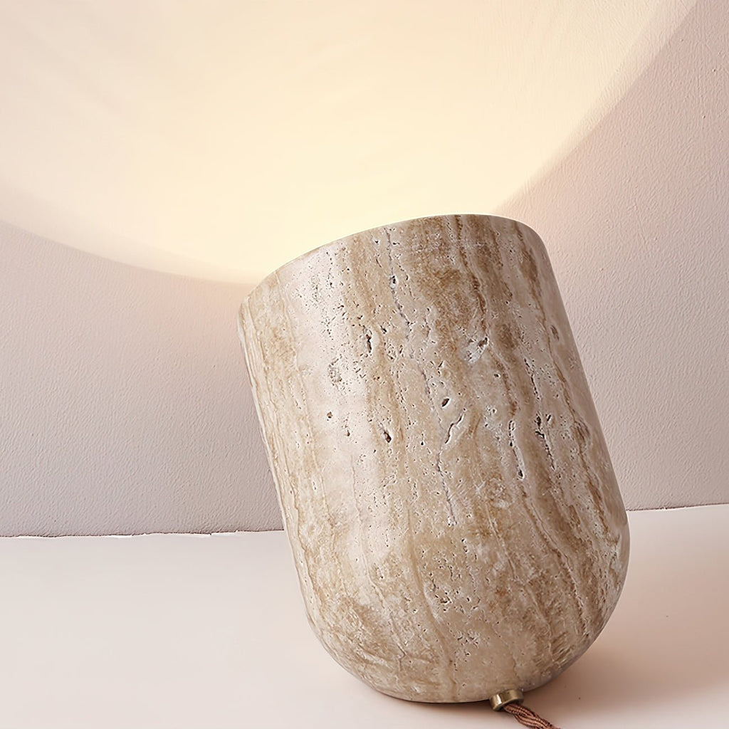 Lampe à poser moderne Faber en Travertin jaune