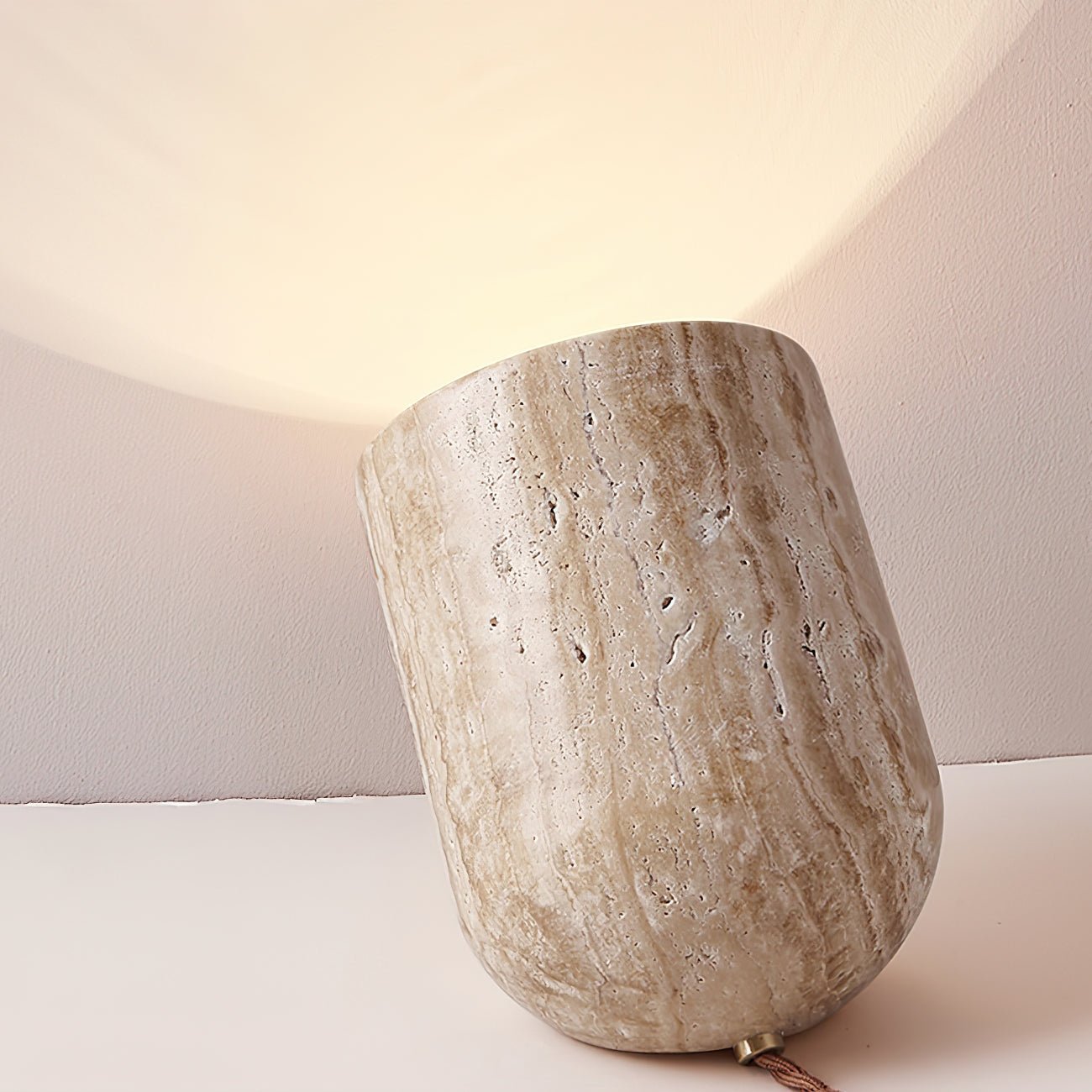 Lampe à poser moderne Faber en Travertin jaune