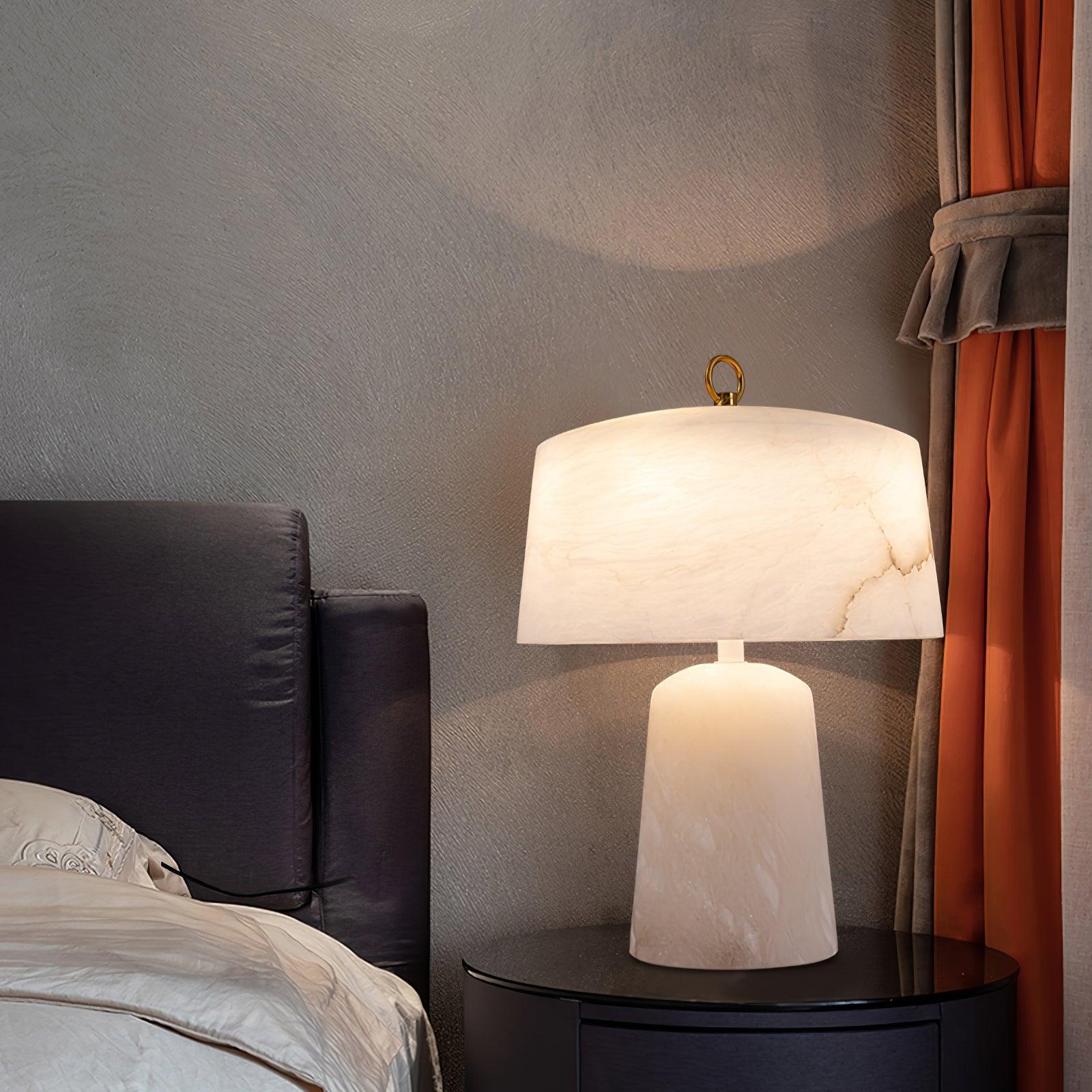 Lampe à poser moderne Walden en Albâtre Blanc et laiton