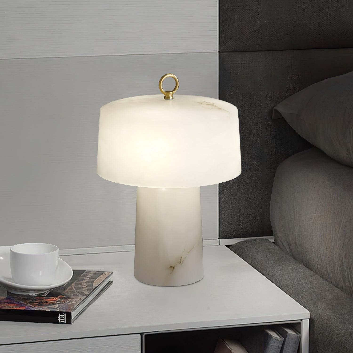 Lampe à poser moderne Walden en Albâtre Blanc et laiton