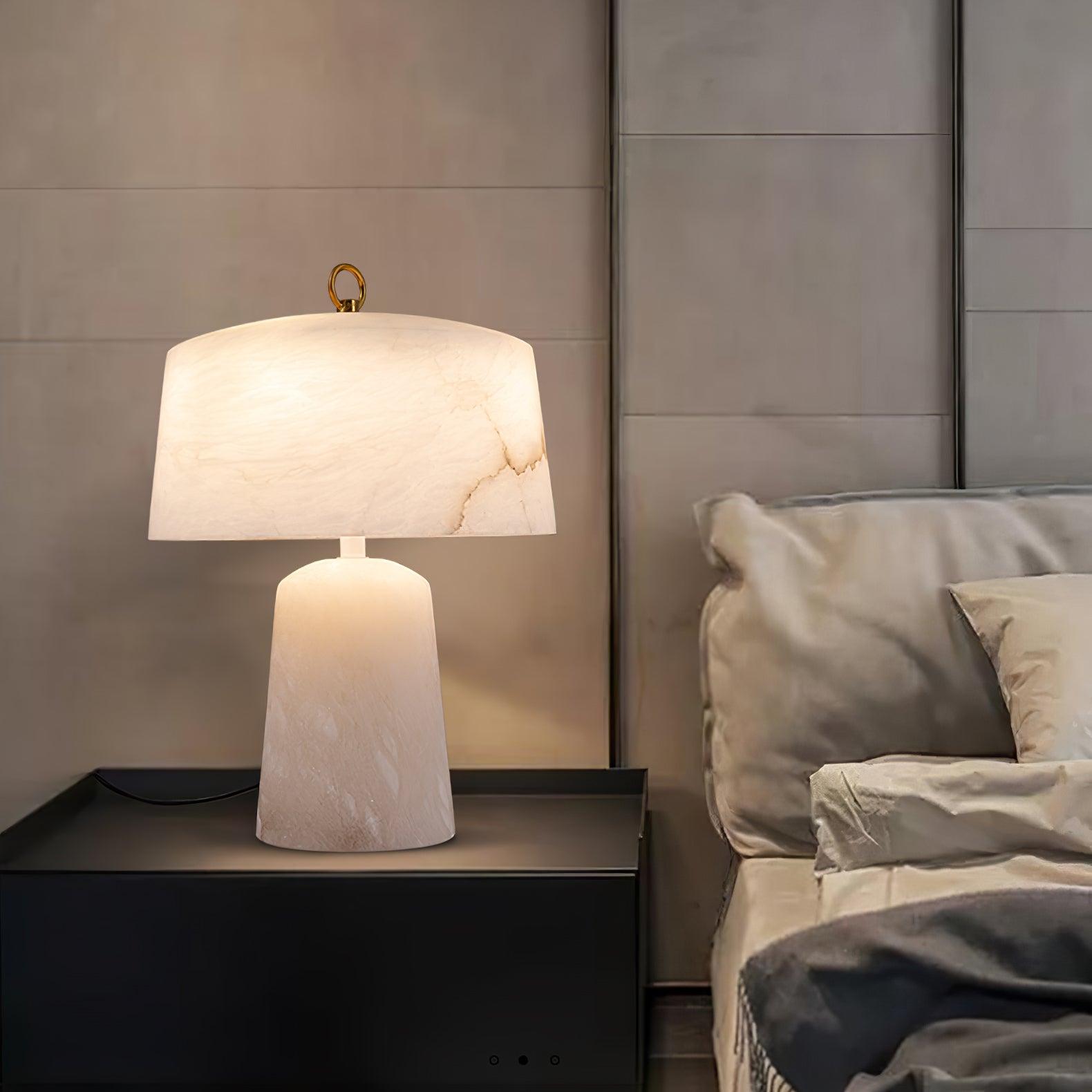 Lampe à poser moderne Walden en Albâtre Blanc et laiton