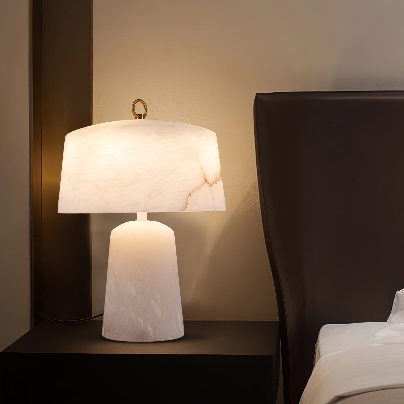 Lampe à poser moderne Walden en Albâtre Blanc et laiton