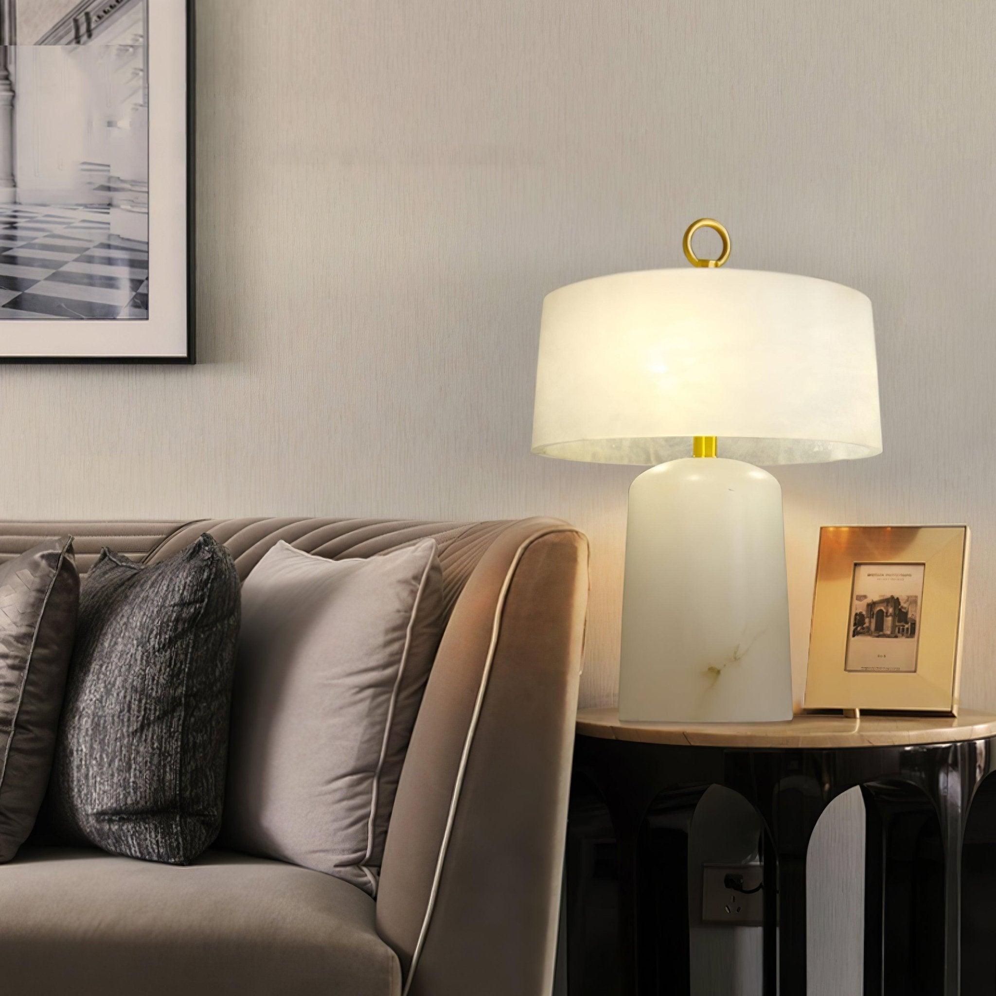 Lampe à poser moderne Walden en Albâtre Blanc et laiton