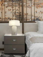 Lampe à poser moderne Walden en Albâtre Blanc et laiton